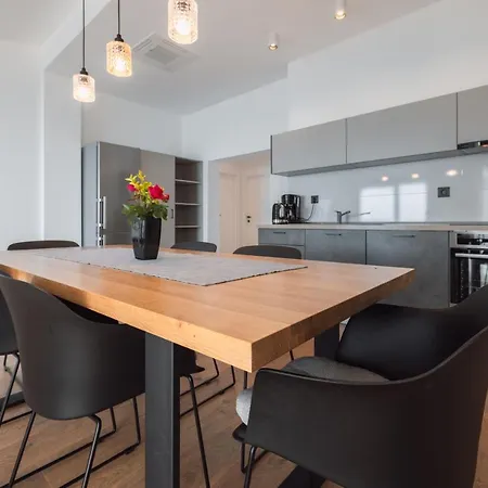 Apartment Stipe