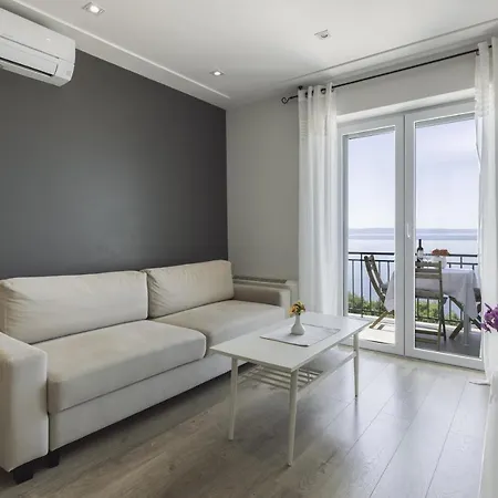 Apartment Stipe *
